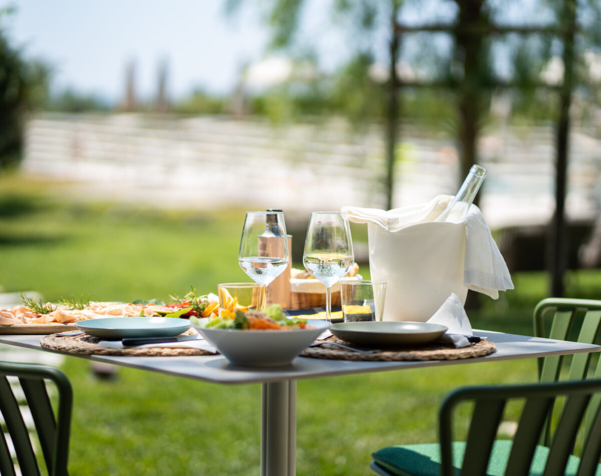 light lunch for two in the garden
