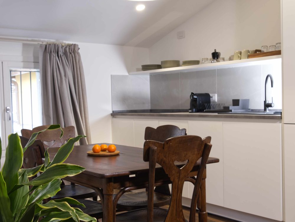 apartment in Milan city centre with equipped kitchen