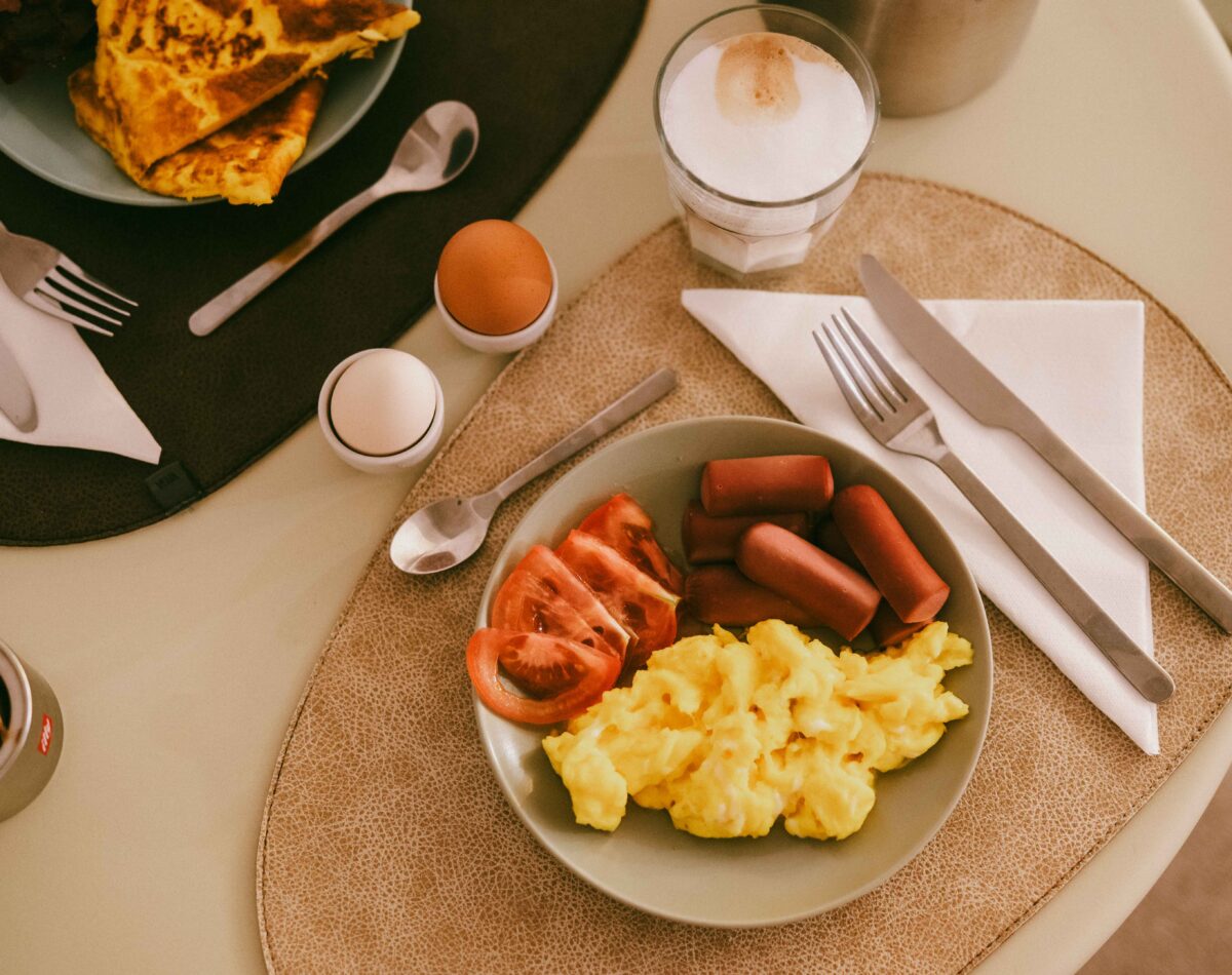eggs and sausage breakfast milano