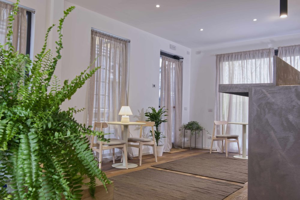 Reception costumer assistance in milan