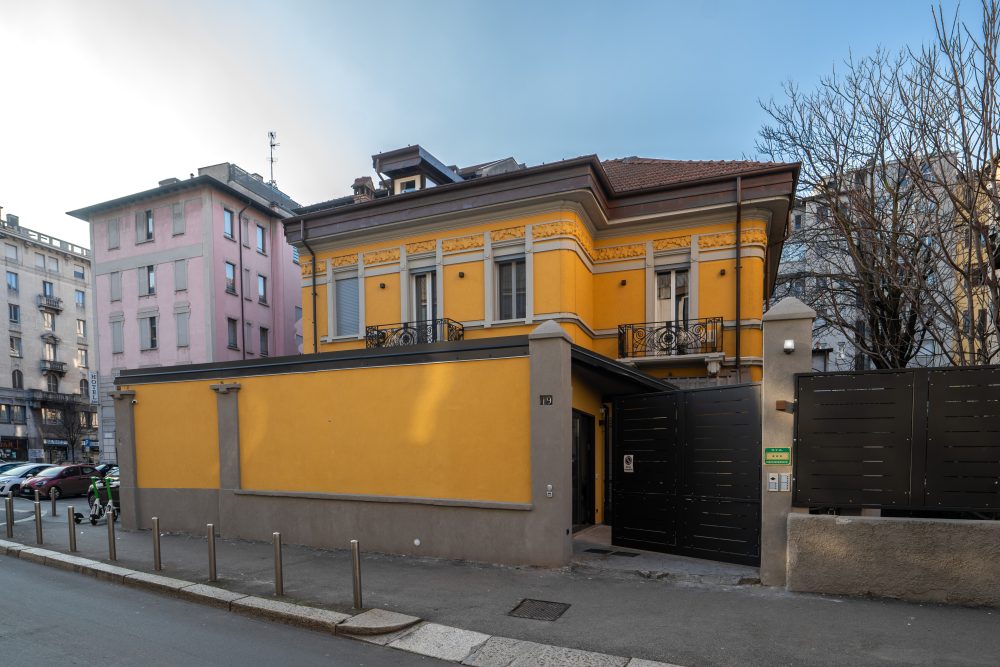 Hotel with parking in the centre of milan