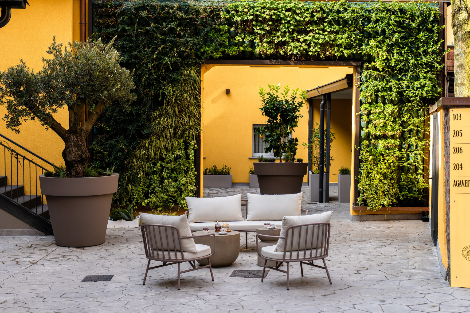 little green garden oasis in Milan city centre